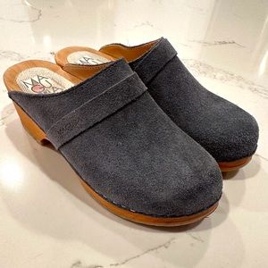 Maguba Women’s Blue Suede Clogs size 38